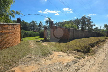 Chácara à venda com 4 quartos, sendo 1 suíte, em Cercadinho, Alambari, SP