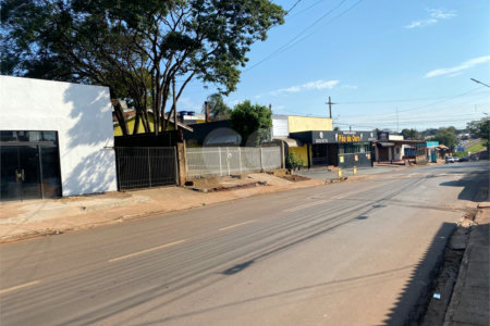 Salão à venda com 3 quartos, sendo 1 suíte, em Vila Áurea, Ponta Porã, MS