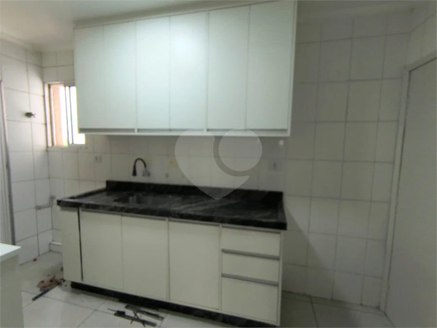 Apartamento com 2 Dormitórios , amplo com 77 metros e com vaga de garagem fixa