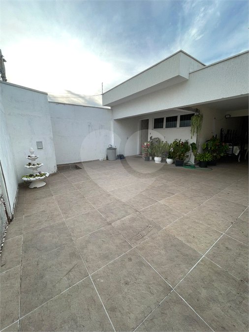 Casa à venda com 3 quartos, sendo 1 suíte,  em Vila Oliveira, Mogi das Cruzes, SP