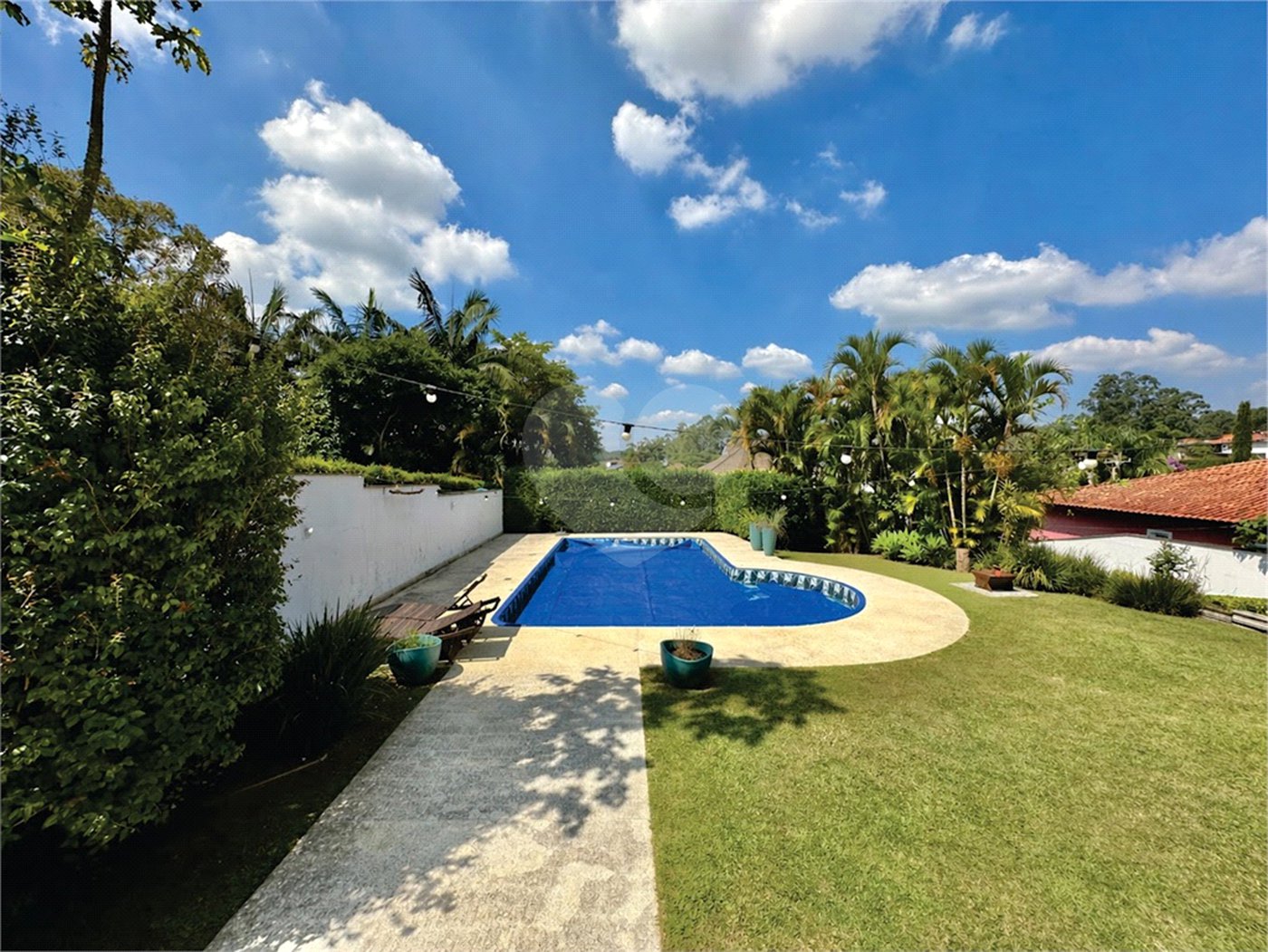 Casa à venda com 4 quartos, sendo 2 suítes,  no condomínio Granja Vianna II, Cotia - SP