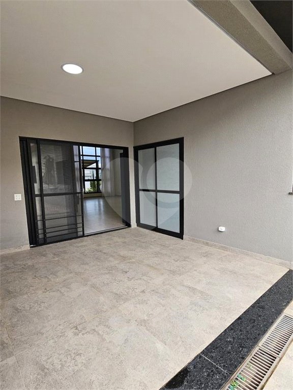 Casa à venda com 3 quartos, sendo 1 suíte, no condomínio Mantova, Indaiatuba - SP