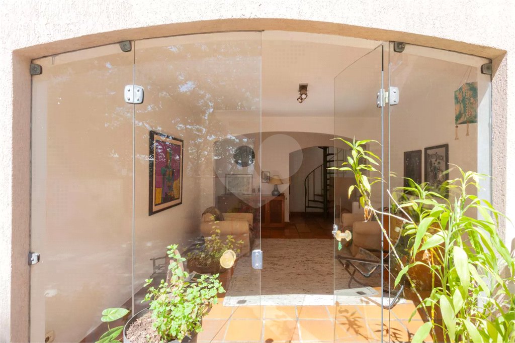 Casa à venda com 4 quartos, sendo 1 suíte, no condomínio Taquaral, São Paulo - SP