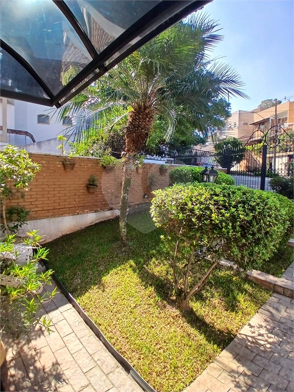 Sobrado à venda com 4 quartos, sendo 2 suítes, em Jardim Leonor, São Paulo, SP