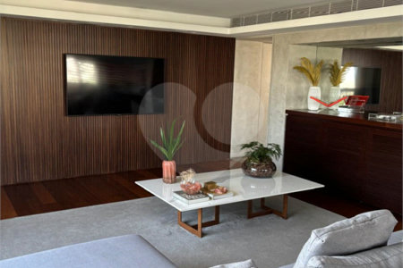 Apartamento à venda com 3 quartos, sendo 1 suíte, em Cerqueira César, São Paulo, SP
