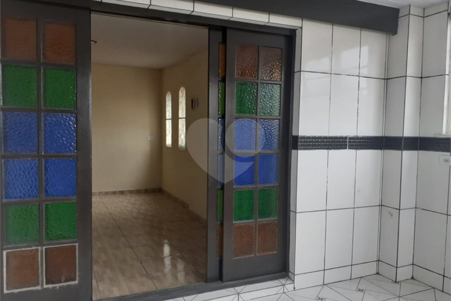 Sobrado à venda com 6 quartos, sendo 1 suíte,  em Jardim Las Vegas, Guarulhos, SP