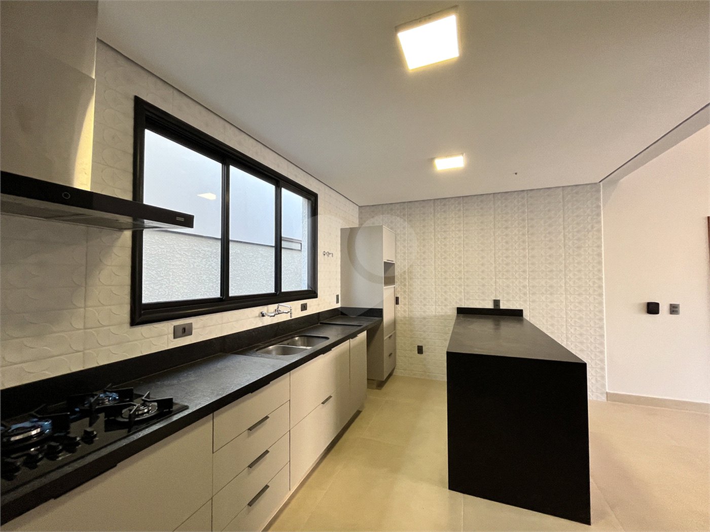 Casa à venda com 4 suítes no condomínio Alphaville Nova Esplanada 3, Votorantim - SP