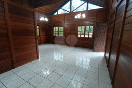 Casa à venda com 3 quartos, sendo 1 suíte,  em Jardim Villaça, São Roque, SP