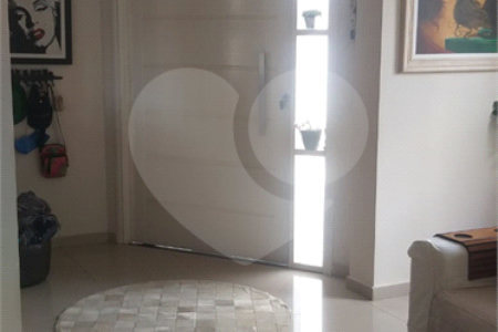 Casa à venda ou para alugar com 3 quartos, sendo 1 suíte, em Parque das Colinas, Valinhos, SP