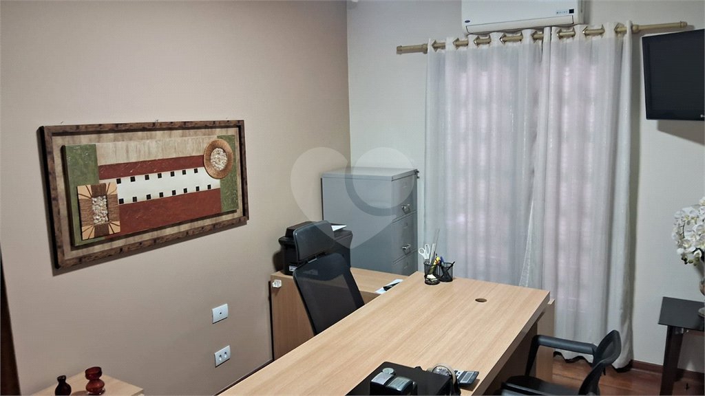 Sobrado à venda com 4 quartos, sendo 2 suítes, em Jardim Quisisana, Poços de Caldas, MG