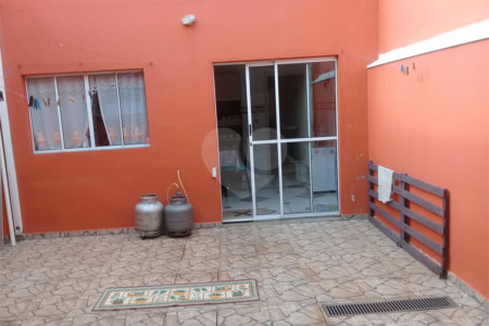 Sobrado à venda com 2 quartos, sendo 1 suíte, em Vila Barth, Itapetininga, SP