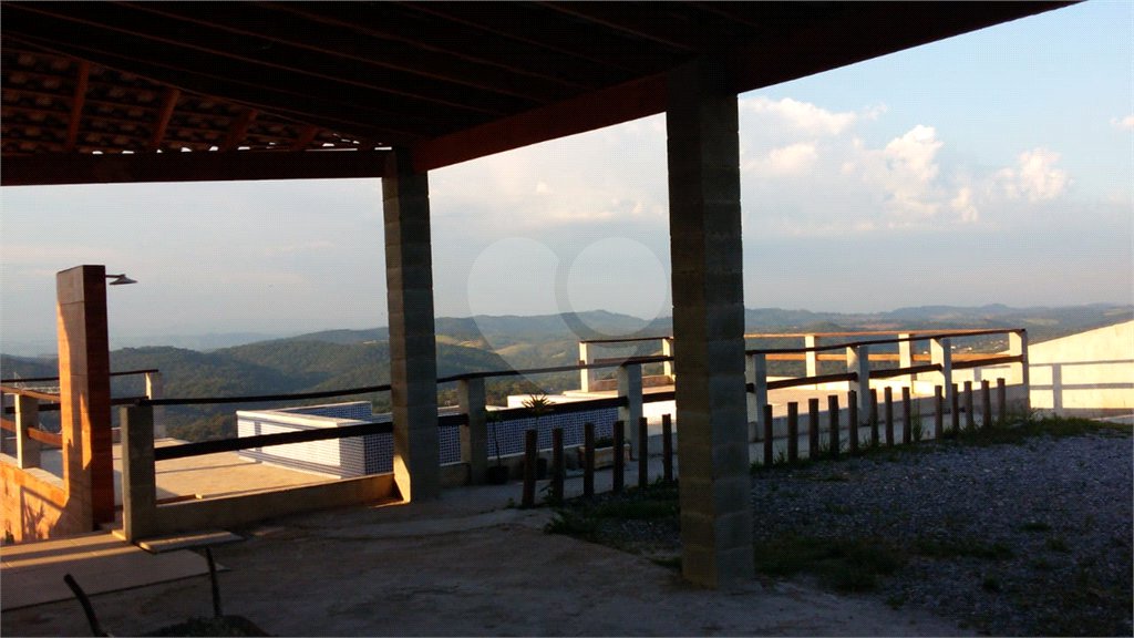 Chácara à venda com 3 quartos, sendo 1 suíte,  em Botujuru, Mogi das Cruzes, SP