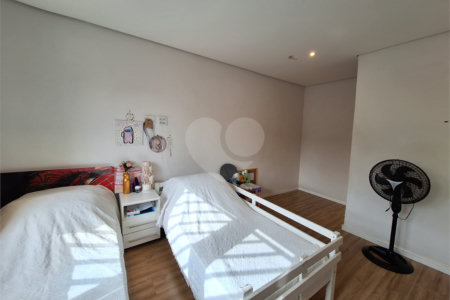 Casa à venda com 3 quartos, sendo 1 suíte, em Chora Menino, São Paulo, SP