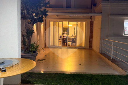 Casa à venda com 4 suítes no condomínio East Village, São Paulo - SP