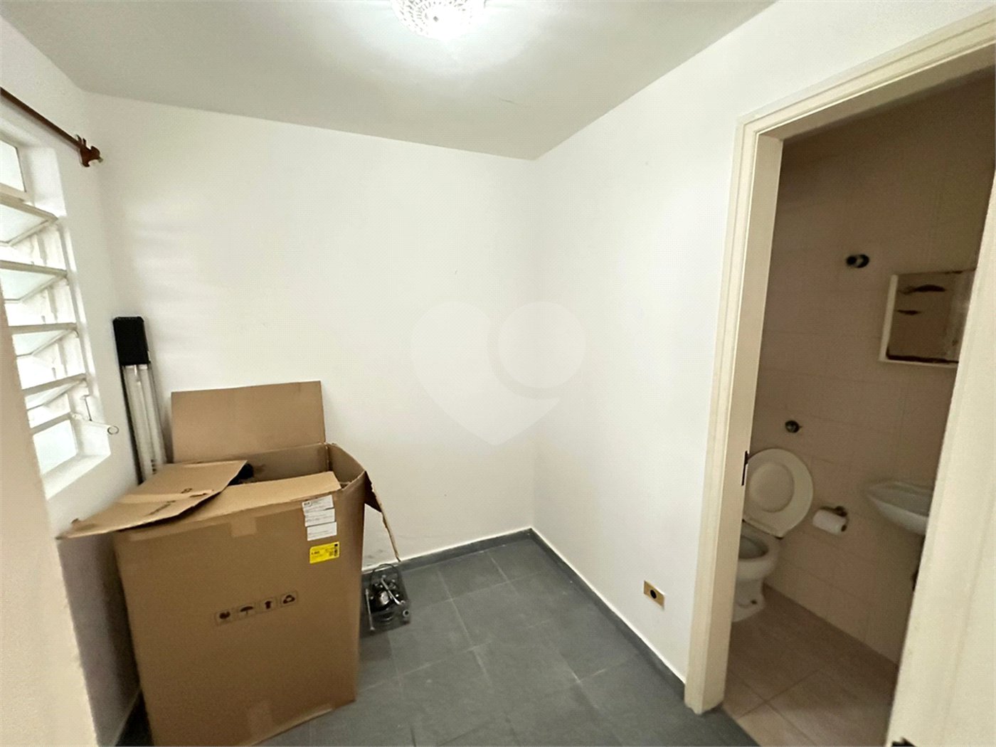 Casa à venda com 3 quartos, sendo 1 suíte, em Jardim Trussardi, São Paulo, SP