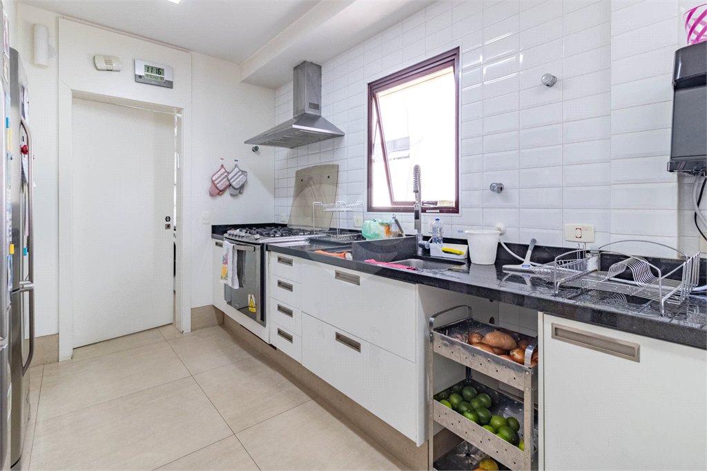 Apartamento à venda com 4 quartos, sendo 3 suítes, em Santa Cecília, São Paulo, SP