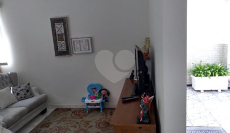 Casa à venda com 3 quartos, sendo 2 suítes,  em Vila Dom Pedro I, São Paulo, SP