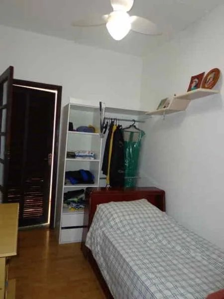 Casa à venda com 3 quartos, sendo 1 suíte, em Jardim Londrina, São Paulo, SP