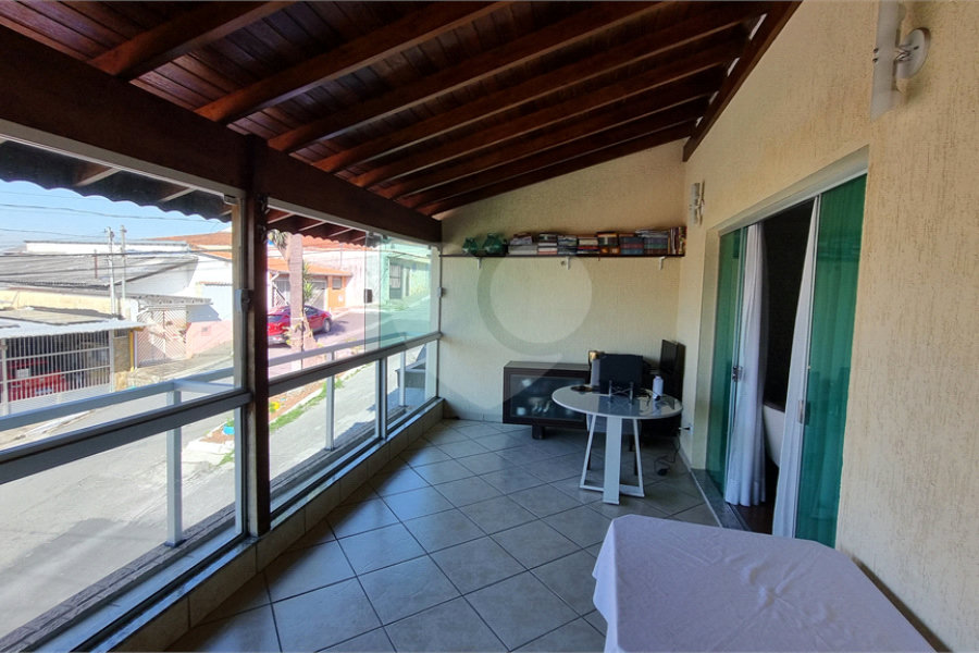 Sobrado à venda com 4 quartos, sendo 1 suíte, em Tremembé, São Paulo, SP