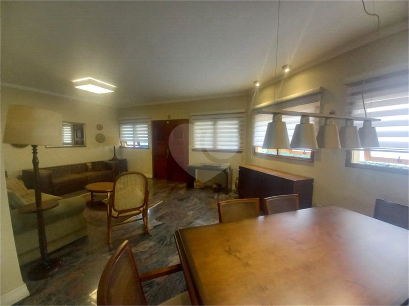 Casa à venda com 5 quartos, sendo 2 suítes, no condomínio Vinhas da Vista Alegre - Lado Sede, Vinhedo - SP