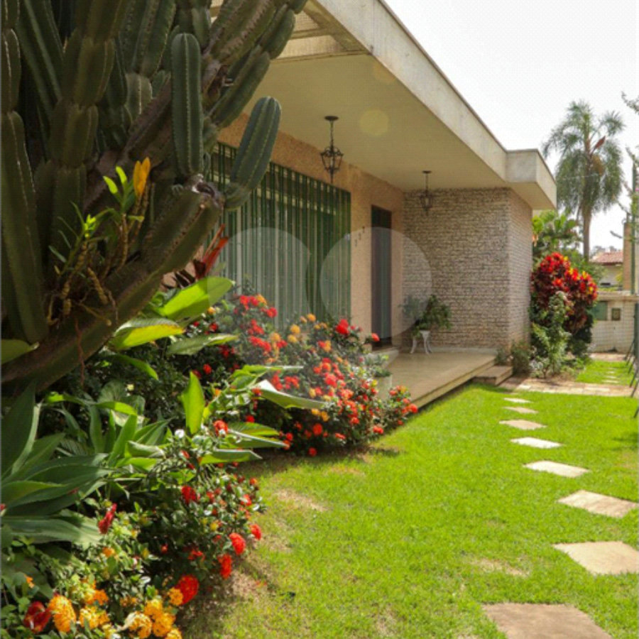 Casa à venda com 3 quartos no condomínio Paderewsky, São Paulo - SP