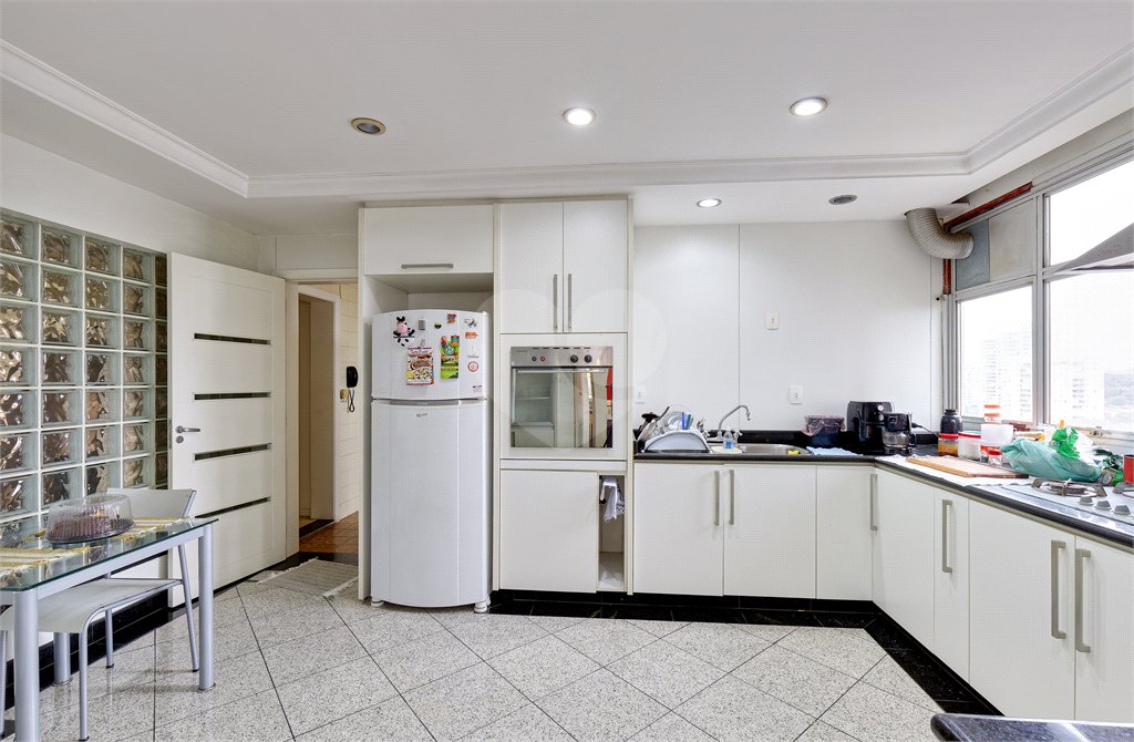 Apartamento à venda com 4 suítes em Jardim Marajoara, São Paulo, SP