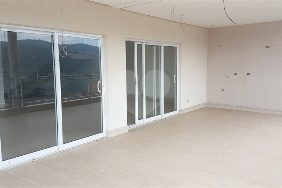 Casa à venda com 5 quartos, sendo 3 suítes,  em Serra da Cantareira, Mairiporã, SP