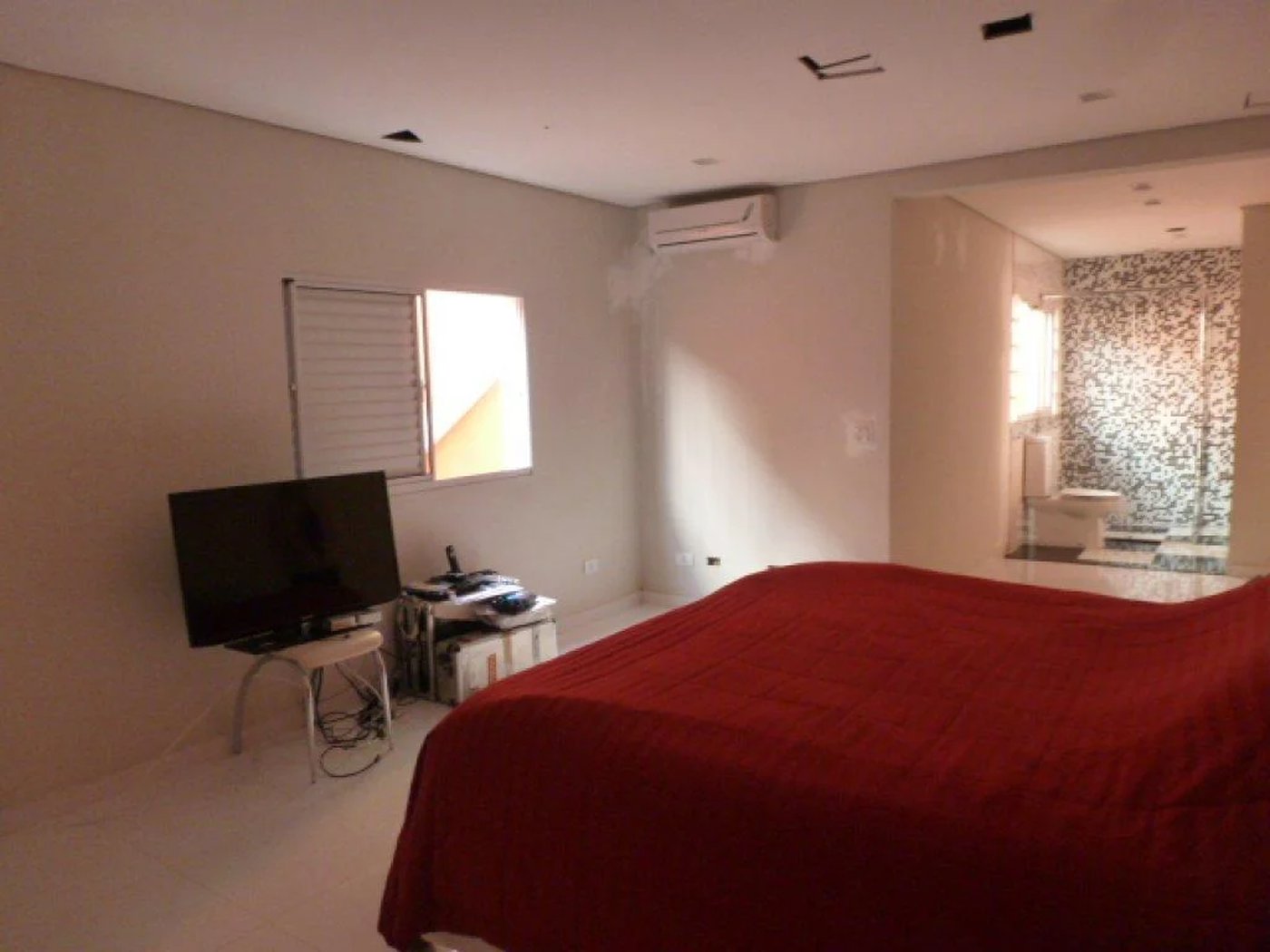 Sobrado à venda com 3 quartos, sendo 1 suíte,  em Paraíso do Morumbi, São Paulo, SP