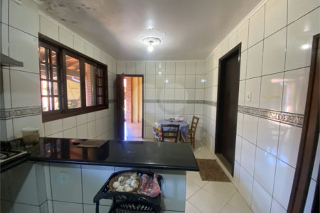 Casa à venda com 3 quartos, sendo 1 suíte, em Parque Residencial Monte Carlo, Ponta Porã, MS