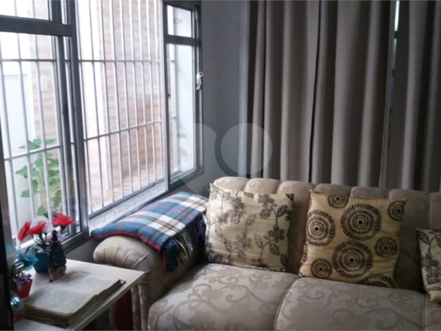 Sobrado à venda com 4 quartos em Jardim Guairaca, São Paulo, SP