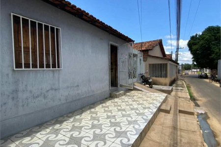 Casa à venda com 3 quartos no Centro, Balsas, MA