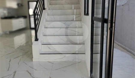 Sobrado à venda com 3 quartos, sendo 1 suíte,  em Jardim dos Pinheiros, Atibaia, SP