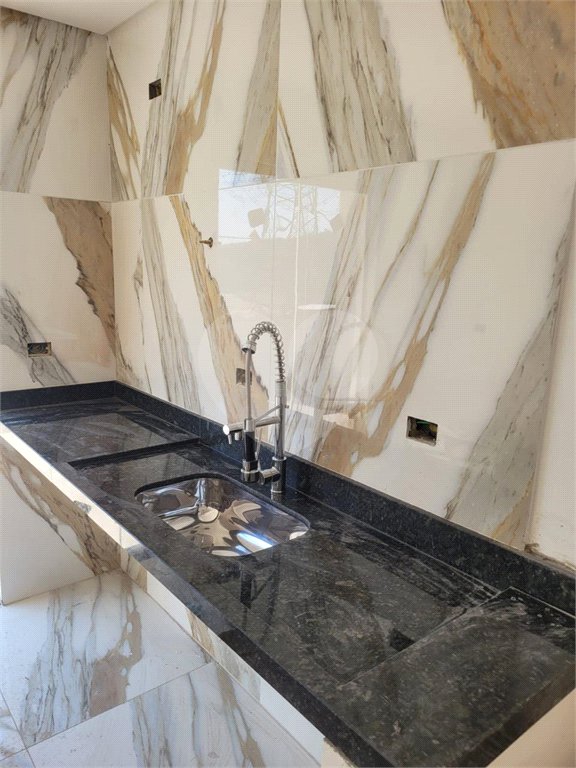 Casa à venda com 3 quartos, sendo 1 suíte, no condomínio Mirante da Mantiqueira I, Mairiporã - SP