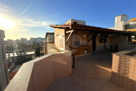Cobertura à venda com 4 quartos, sendo 2 suítes,  em Braga, Cabo Frio, RJ