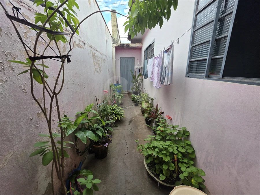 Casa térrea, 2 dormitórios com salão comercial Jd. Nova São Carlos