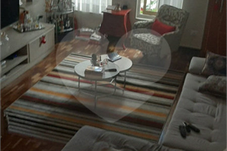 Casa á venda com 3 quartos e 1 vaga de garagem em Guarulhos.