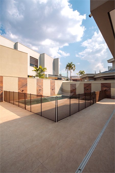Casa à venda ou para alugar com 4 suítes no condomínio Jardim Vila Paradiso, Indaiatuba - SP