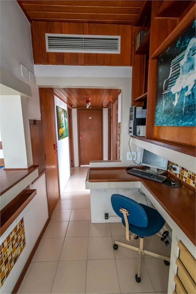 Sala Comercial à Venda na Encruzilhada – 100 M² – Santos/Sp