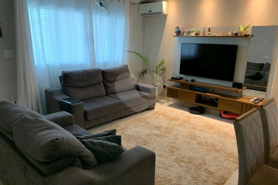 Sobrado à venda com 3 suítes em Vila Nivi, São Paulo, SP