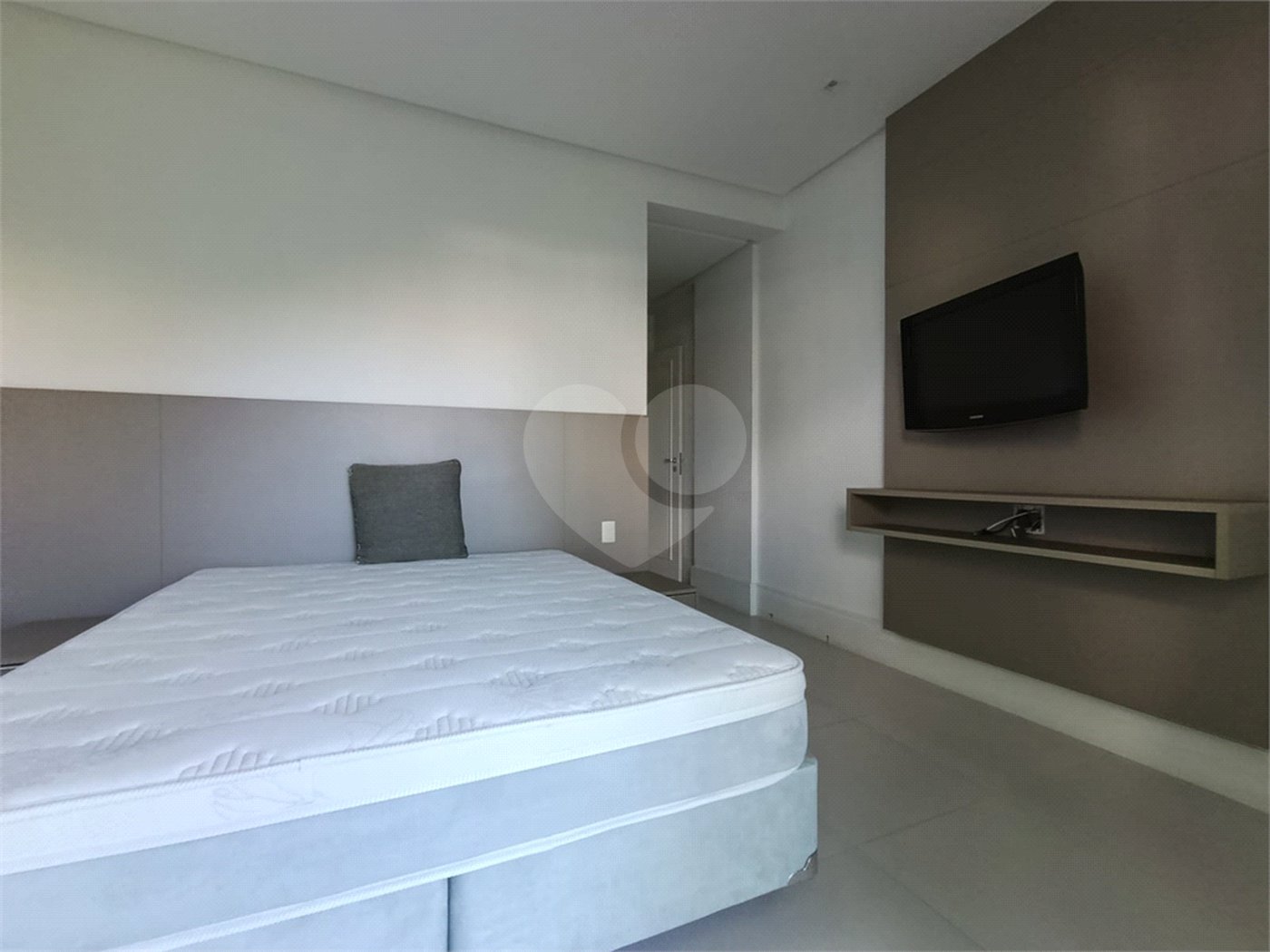 Apartamento para alugar com 3 suítes em Jardim Virgínia, Guarujá, SP