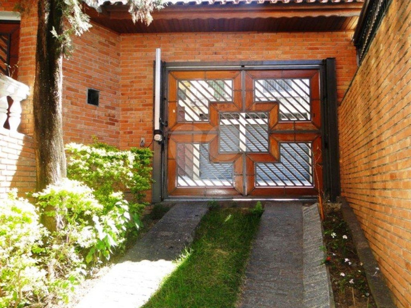 Sobrado à venda com 3 quartos, sendo 1 suíte,  em Vila Gustavo, São Paulo, SP