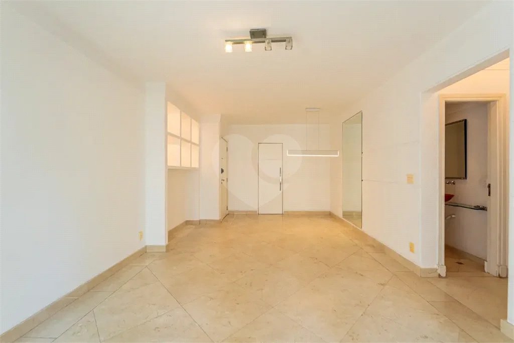 Apartamento à venda em Moema