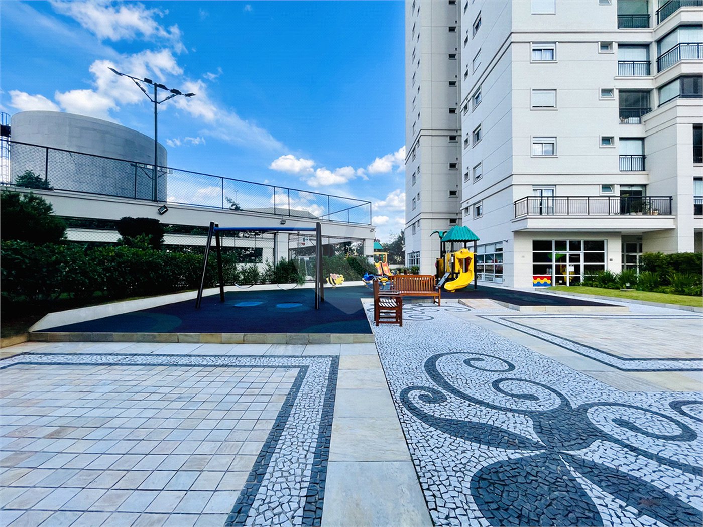 Apartamento à venda com 3 suítes em Vila Gilda, Santo André, SP