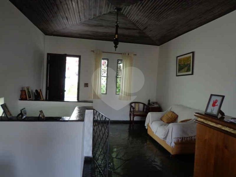 Casa à venda com 3 quartos, sendo 1 suíte,  em Jardim Londrina, São Paulo, SP