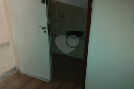 Sobrado à venda com 3 quartos, sendo 1 suíte,  em Jardim Pinheiros, São Paulo, SP