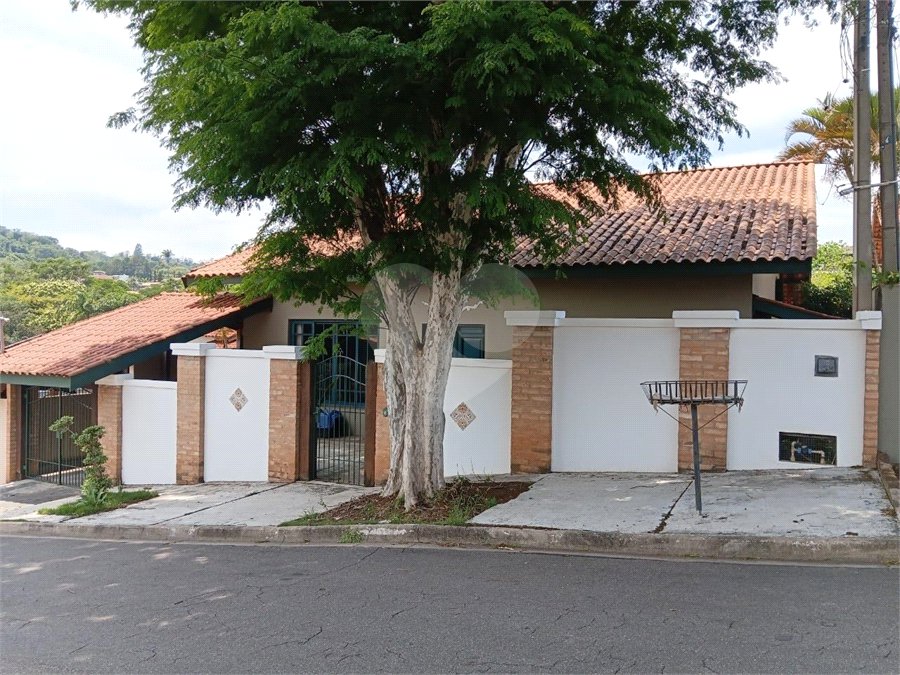 Casa à venda com 3 quartos, sendo 1 suíte, em Bosque, Vinhedo, SP