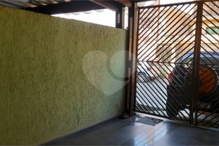 Sobrado à venda com 3 quartos, sendo 1 suíte, em Jardim Regina, São Paulo, SP