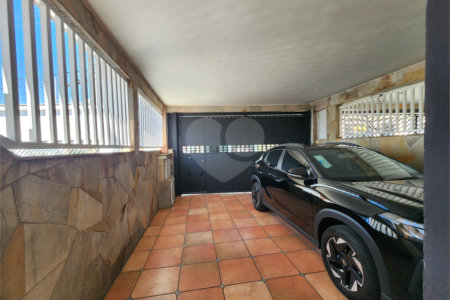 Sobrado à venda com 3 quartos, sendo 1 suíte,  em Vila Constança, São Paulo, SP
