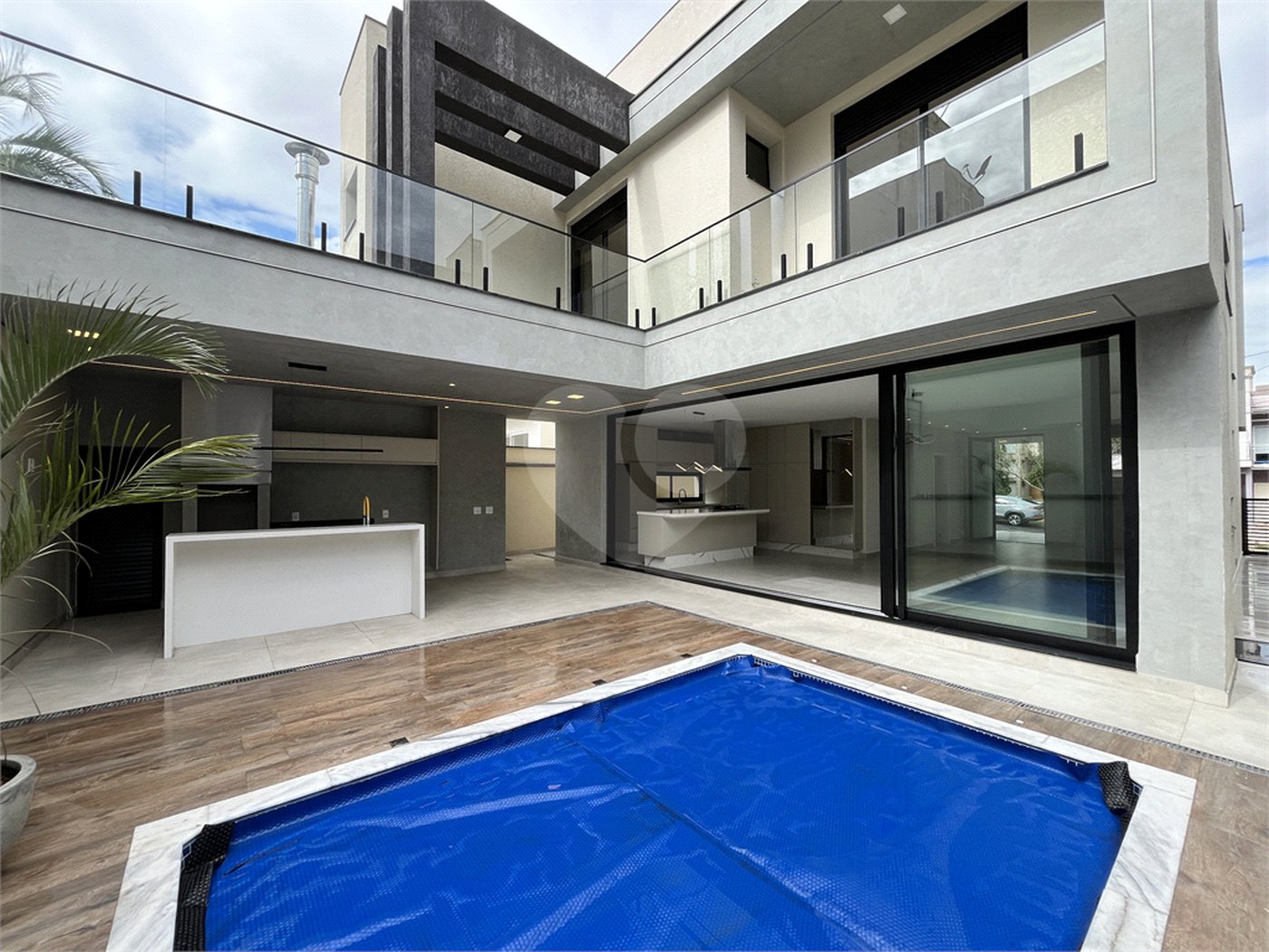 Casa à venda com 4 suítes no condomínio Mont Blanc, Sorocaba - SP