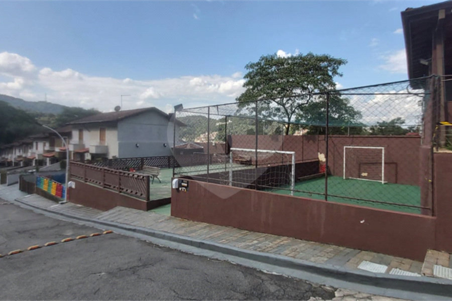 Casa à venda com 2 quartos no condomínio Parque das Araucárias, São Paulo - SP